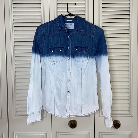 🍁NWOT❗️Aeropostale Denim Long Sleeve Ombré Button Down Blouse Size Medium - Picture 1 of 2